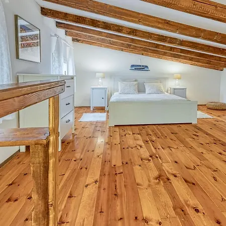 Holiday home Eco House Zabodarski - Happy