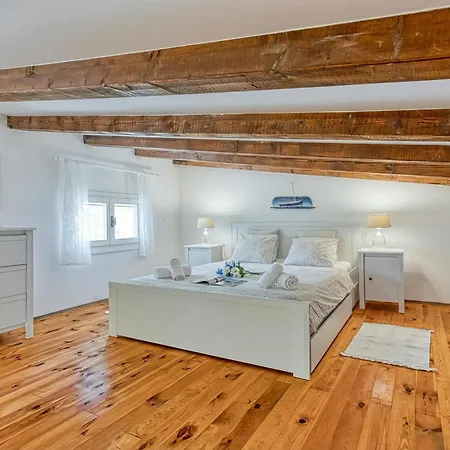 Eco House Zabodarski - Happy *